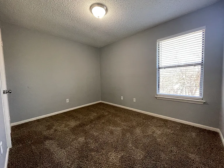 1111 Sunrise Rd — Photo 13