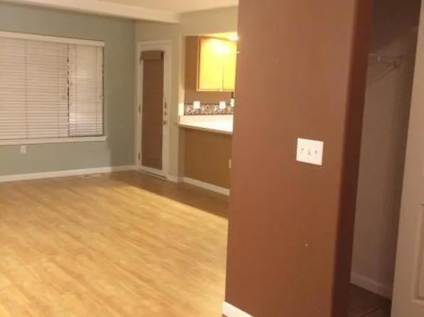 2412 Hillbrook Cir, Anchorage, AK 99519
