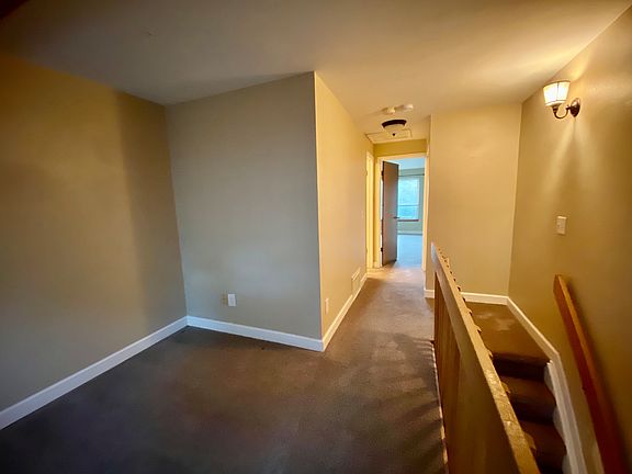 5th image of 294 S Taft Ct #17