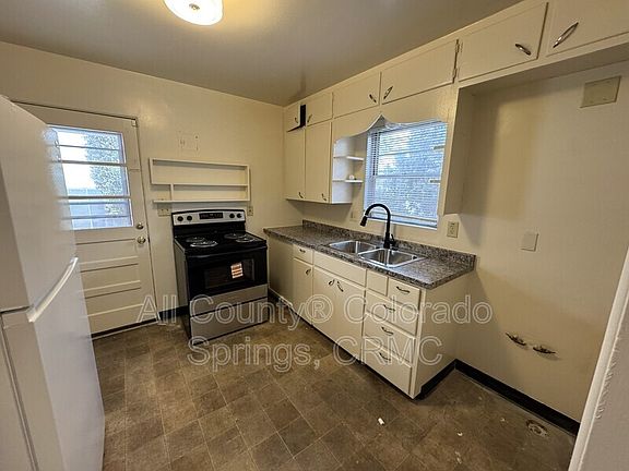 3rd image of 222 N Logan Ave