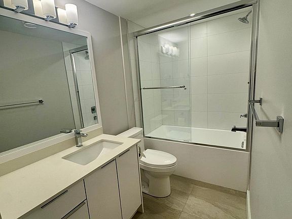 5th image of 3050 Kingsway Rd #302