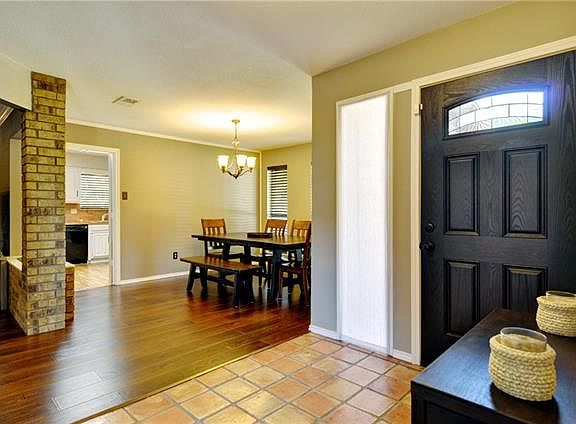 3rd image of 809 Katherine Ct