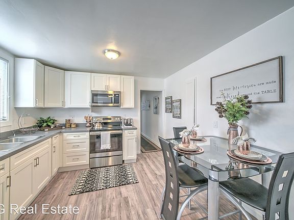 2nd image of 1053 43rd St APT C