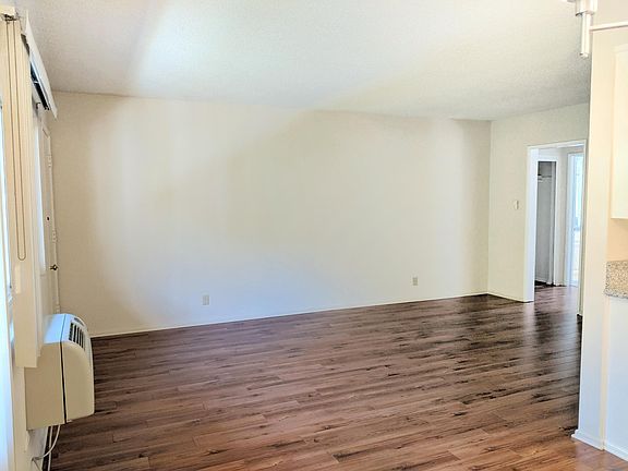 5th image of 241 S Oakland Ave APT 10