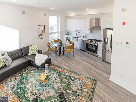 5th image of 90 E Laurel St #94-B