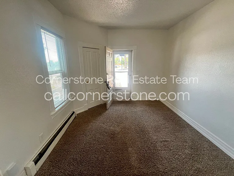 326 E Saint Vrain St #1 — Photo 3
