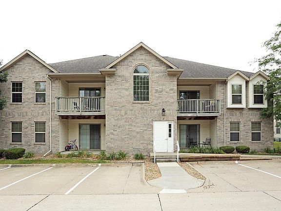 3rd image of 30 Green Meadow Ct Unit 7