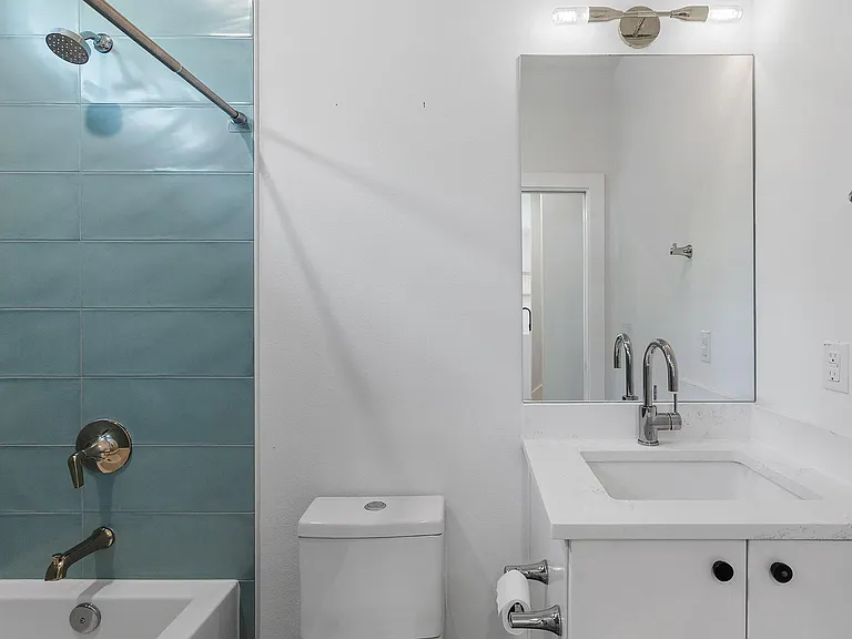 913 Mansell Ave #2 — Photo 14
