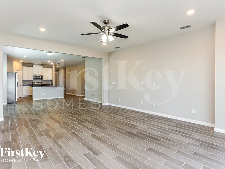 1633 Mathews Manor Dr — Photo 4
