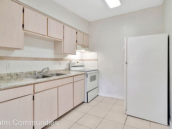3rd image of 9407 Goldenrod Rd #A