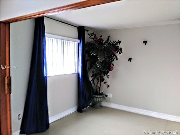 5th image of 3522 NE 171st St APT 203