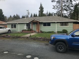 3767 Pacific Ave, North Bend, OR 97459