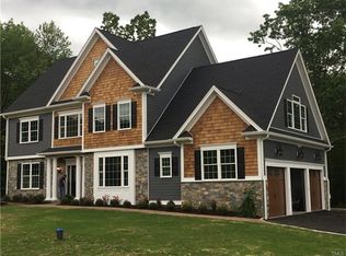 4 Tree Farm Ln, Brookfield, CT 06804