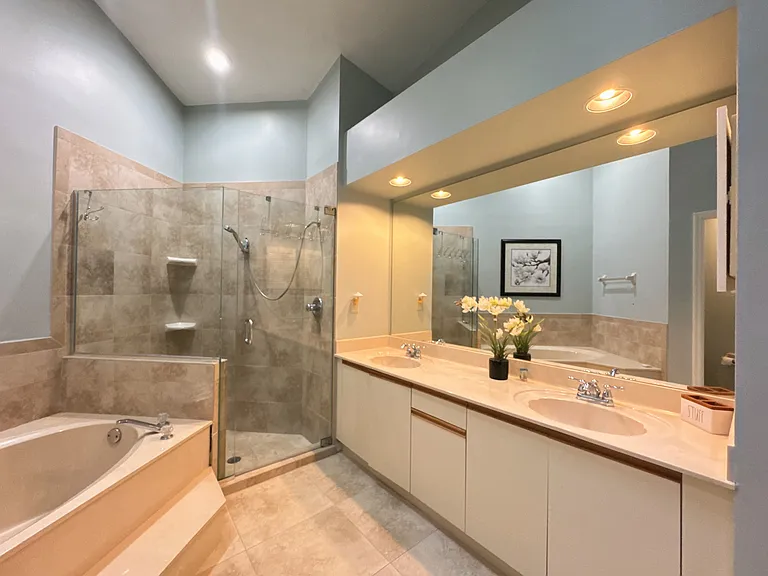 13018 Parktree Ct — Photo 9