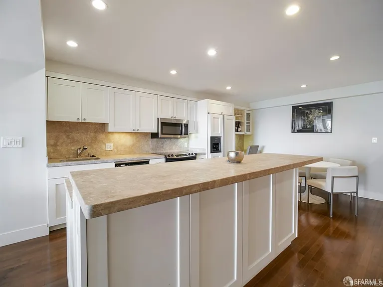 1177 California St #312 — Photo 8