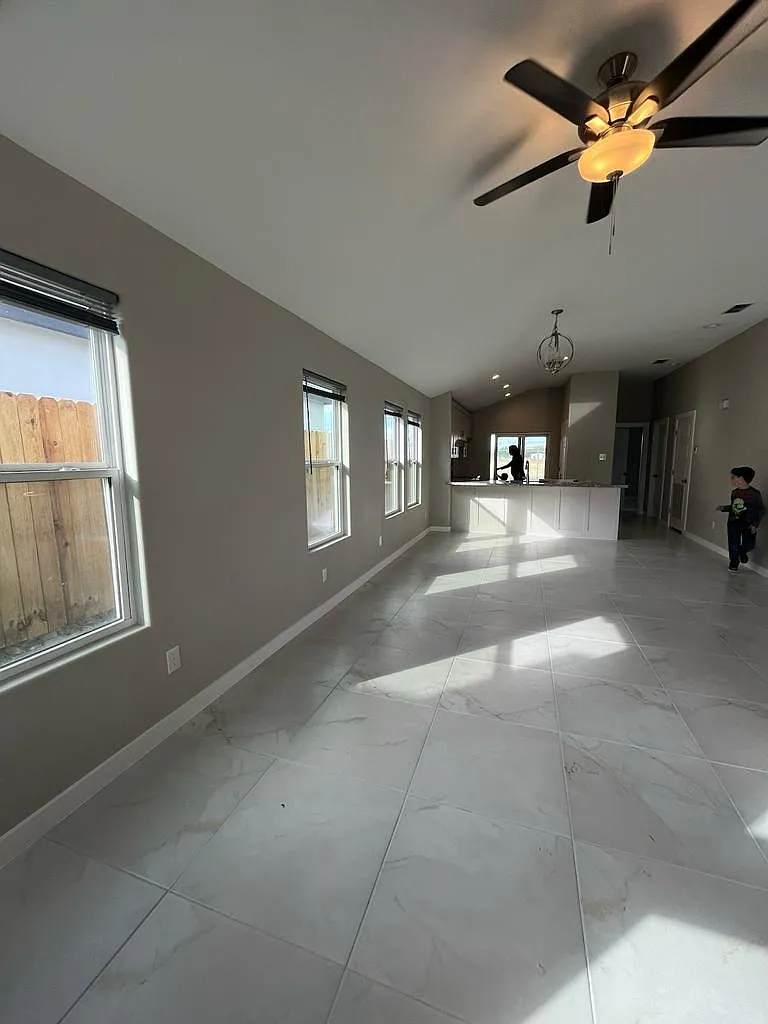 Building Photo - 7106 El Meson Dr