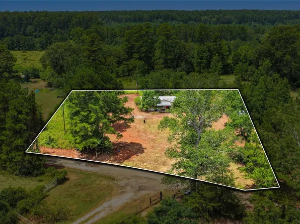 2796 Helmic Rd, Apple Springs, TX 75926