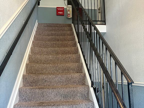 One set of stairs to get to the unit which is all located on one floor.