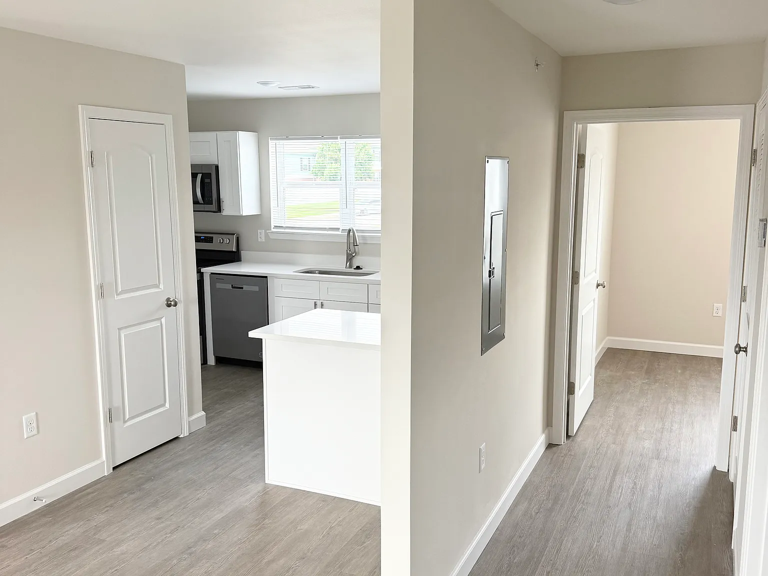 2 bed, 935 sqft, $1,075 — Photo 3