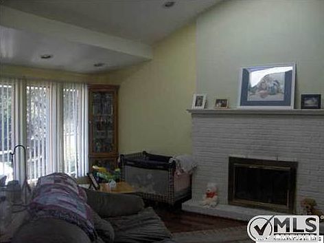 2nd image of 594 Fountain Dr