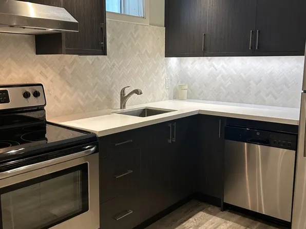 10 Hopkins Cres #Basement, Bradford West Gwillimbury, ON L3Z 0R6