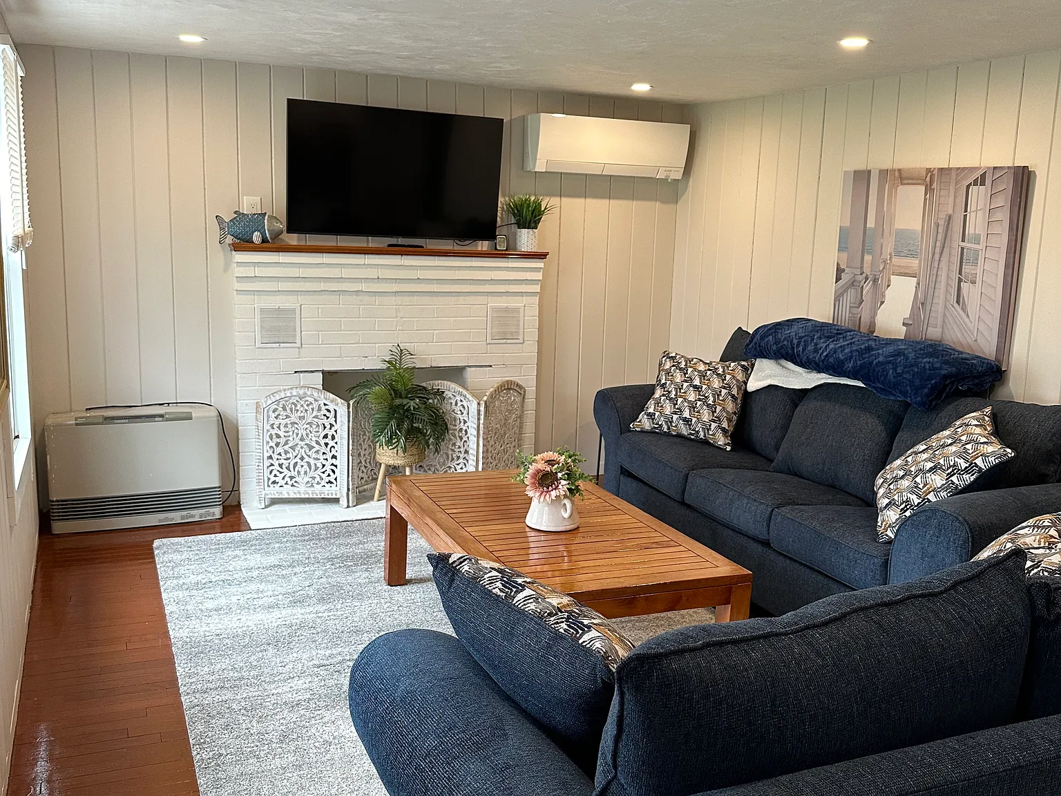 2 bed, 1000 sqft, $2,200 — Photo 1