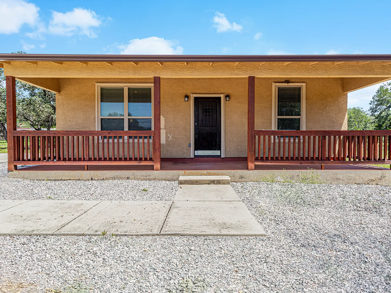 2 bed, 1200 sqft, $1,850 — Photo 1