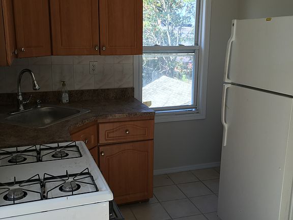 5th image of 11160 146th St