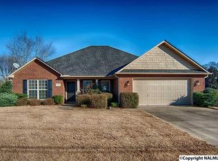 151 Manor House Dr, Huntsville, AL 35811