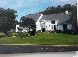 30 Casey Ln, Mount Sinai, NY 11766