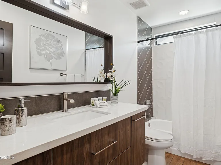 5301 E Tierra Buena Ln — Photo 28