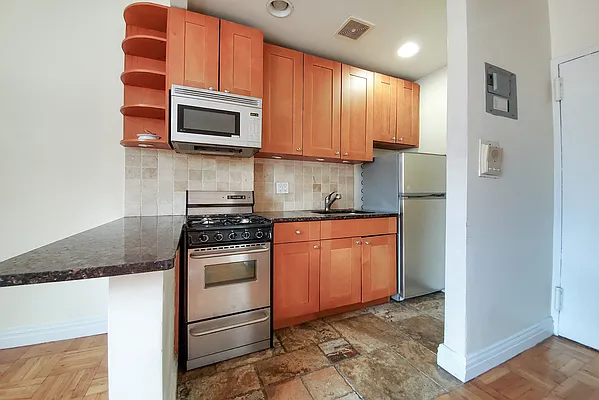 Rented by Warburg | media 3