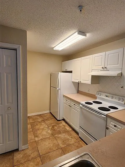 18001 Richmond Place Dr #1033 — Photo 5