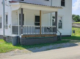 211 Howard St, Glenville, WV 26351