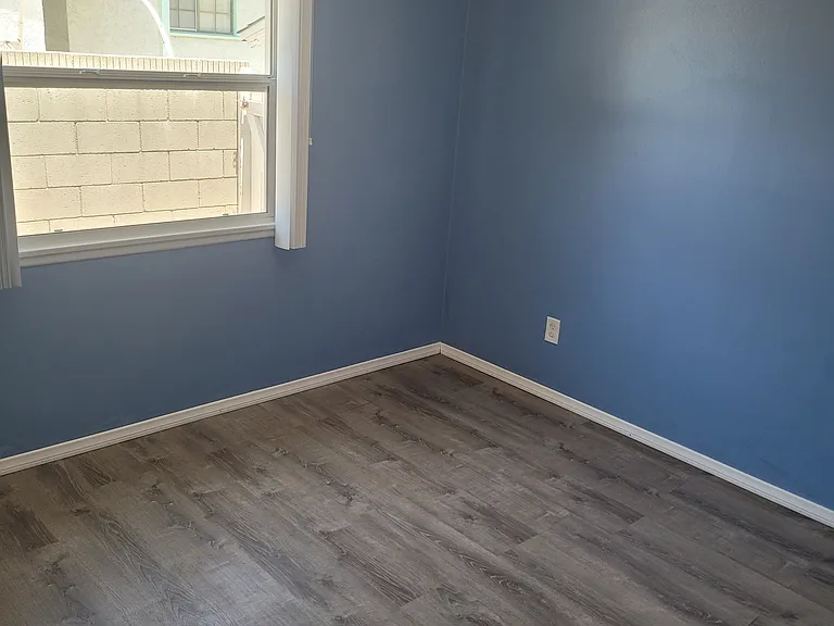 21339 Conradi Ave — Photo 12