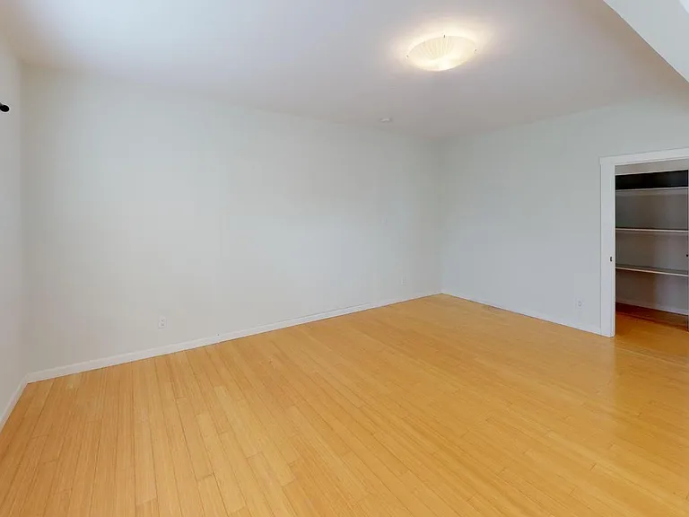 3272 Hannah St — Photo 12