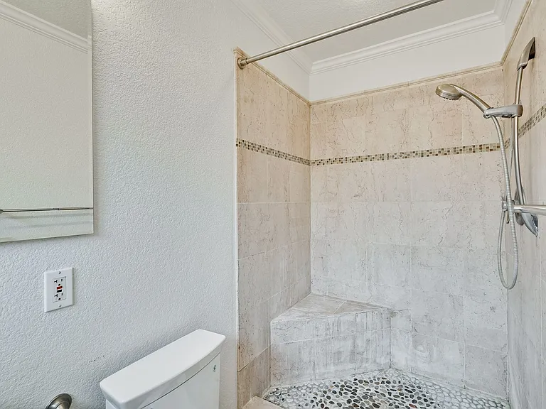 3228 Woodmont Dr — Photo 18