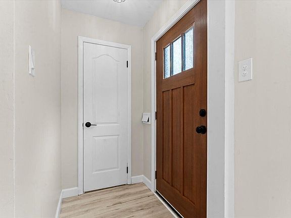3rd image of 11356 Patton St