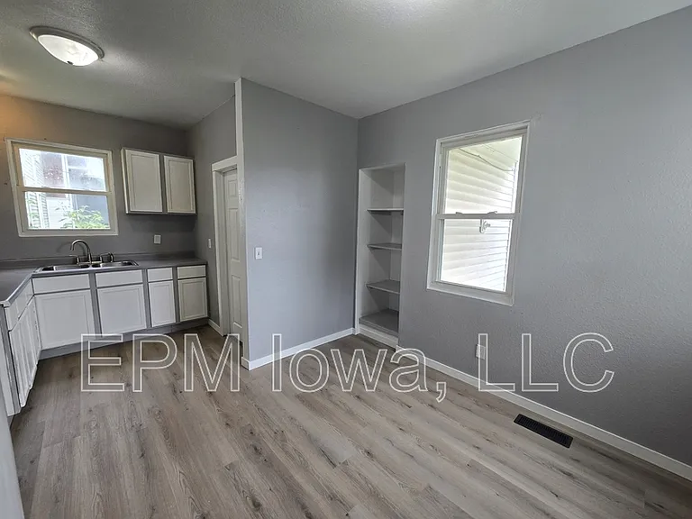 1527 4th Ave SE — Photo 9