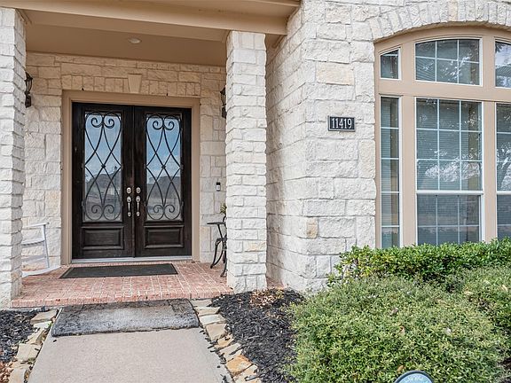 2nd image of 11419 Stonecreek Bend Ln