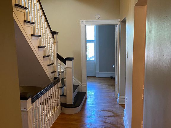2nd image of 3418 Magnolia Ave