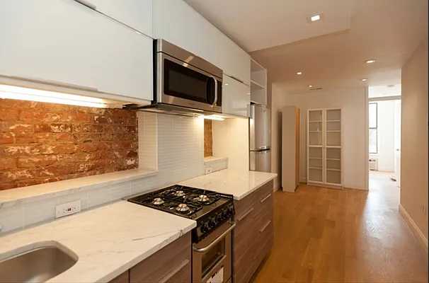 Rented by Evergreen Realty & Investments | media 1