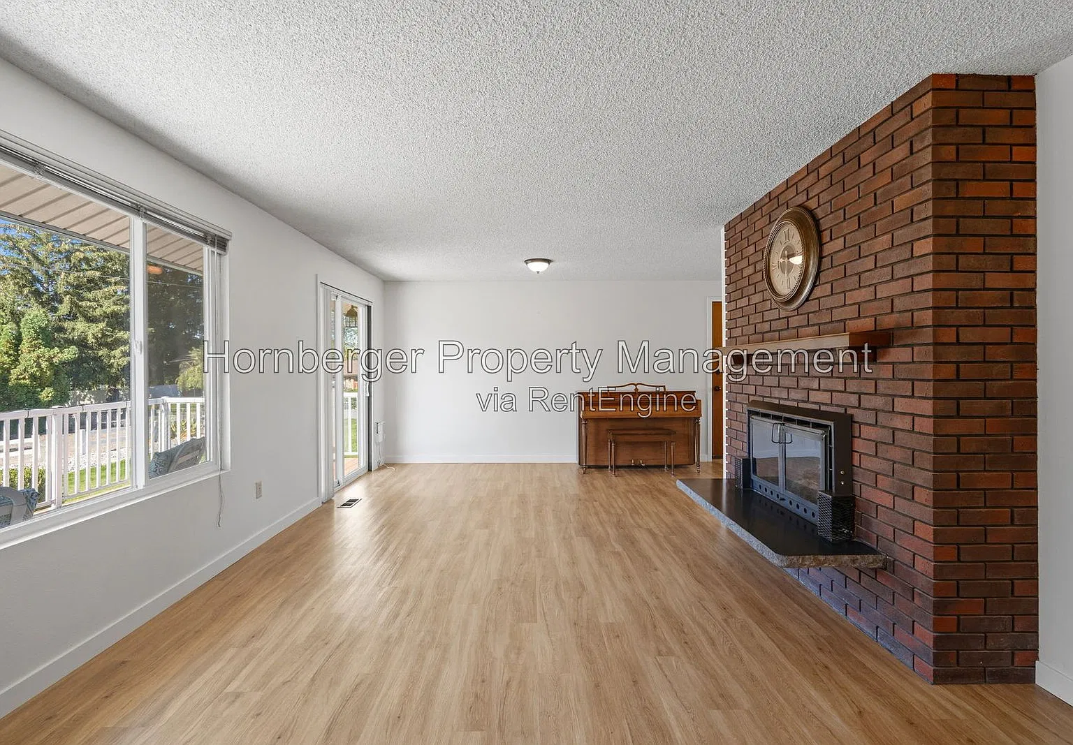 3 bed, 2.0 bath, 2568 sqft, $2,695 — Photo 4