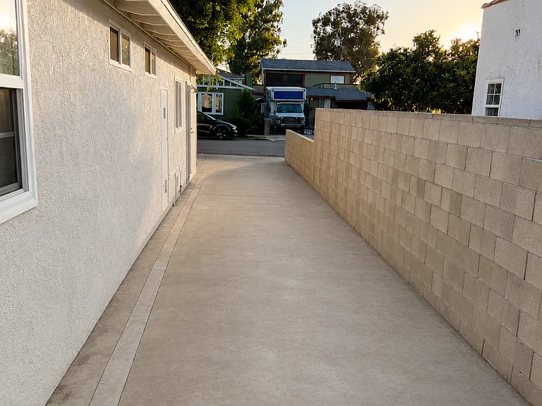 5918 Cerritos Ave — Photo 11