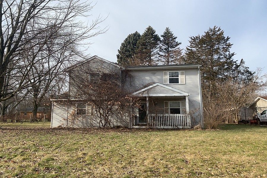 1st image of 6458 Gilmore St