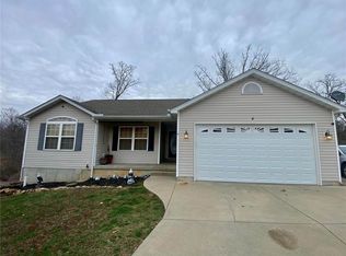4 Saint Patricks Ct, Saint Clair, MO 63077