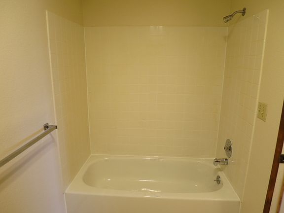 4th image of 13635 NE 8th St Ste 104