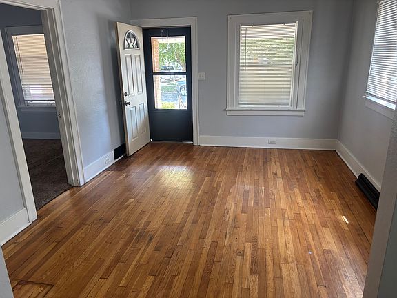 3rd image of 1405 Escott Ave NW