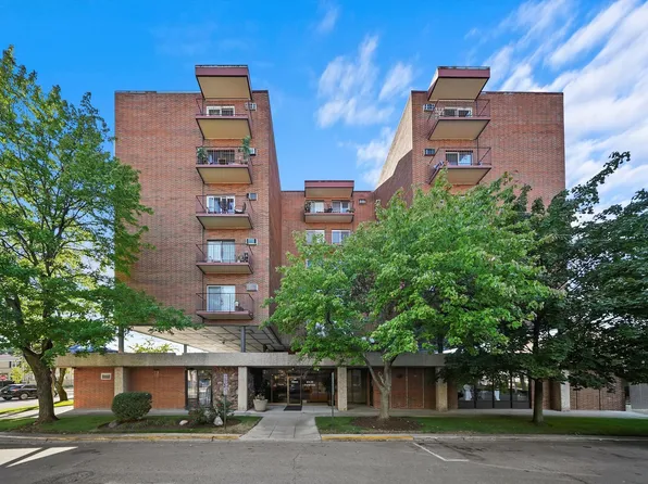 7830 W North Ave APT 304, Elmwood Park, IL 60707