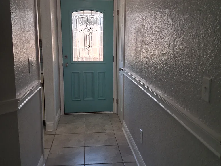 511 Camelia St — Photo 4